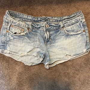 American Eagle size 6 distressed style shorts